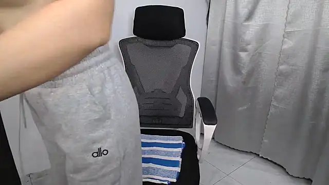 Lunobaby_204's cam snapshot