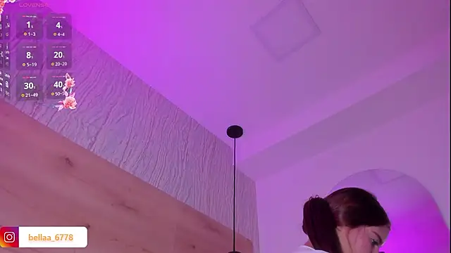 bella_lovers_'s cam snapshot