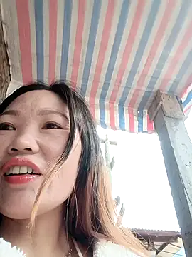 blonde_blg's cam snapshot