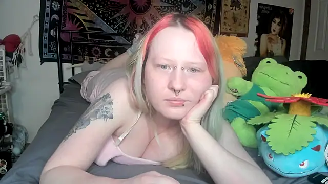 LoriCritter live sex cam