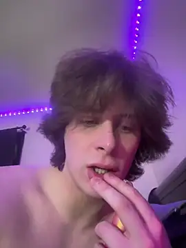 Chvrming live sex cam