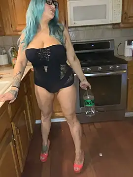 LittleMissEeve's cam snapshot