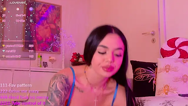 TiaBelle's cam snapshot