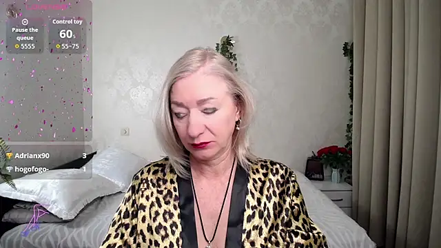 hunters_woman's cam snapshot