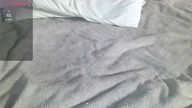 Laura_pinky's cam snapshot