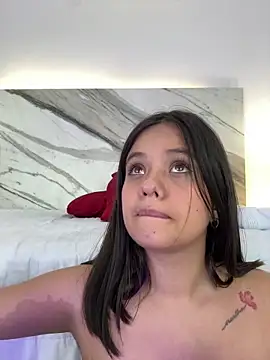 thamiina_'s cam snapshot