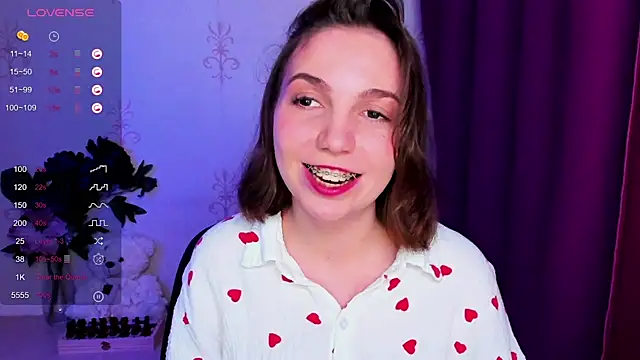 KindHazelHere_'s cam snapshot