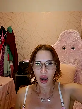 Irresistible24's cam snapshot