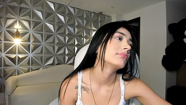 zoerouse_'s cam snapshot