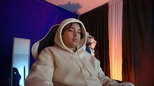 Emmapark_'s cam snapshot