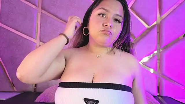 Zafiro_claire's cam snapshot