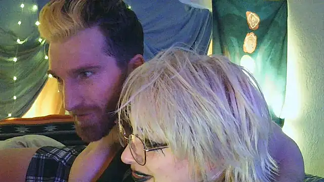 KinkyCourtship's cam snapshot