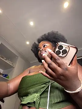 Honeycoco0211 live sex cam