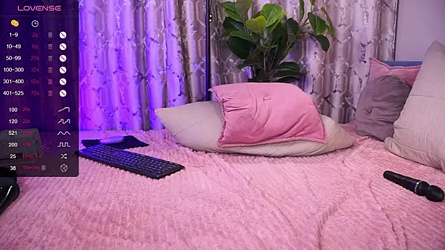 Ruby_blossom_ live sex cam
