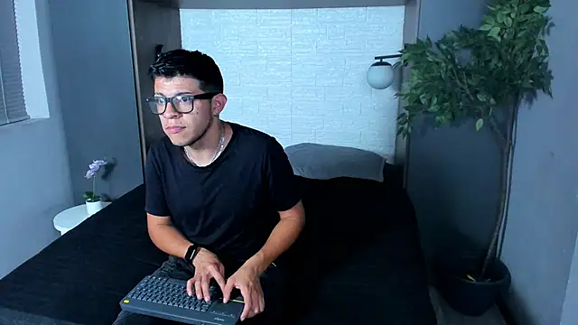 Zackfalcon_ live sex cam