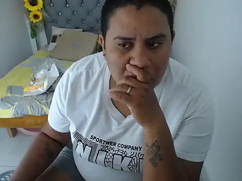 hotlesby_valery's cam snapshot