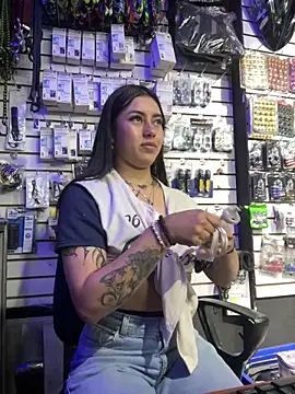 emily_24x's cam snapshot