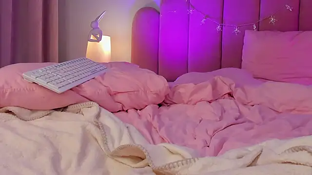 ElsaYoung's cam snapshot