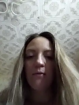 KattyLuuu's cam snapshot