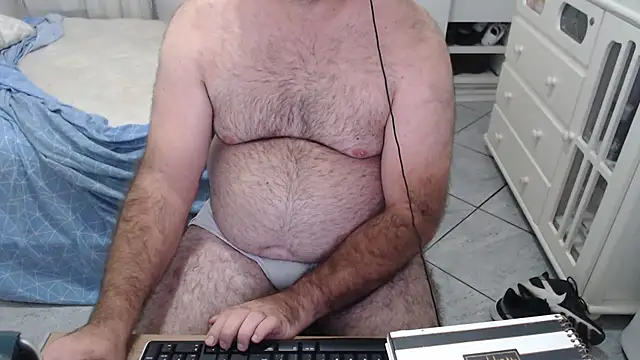 MysterBearMG live sex cam