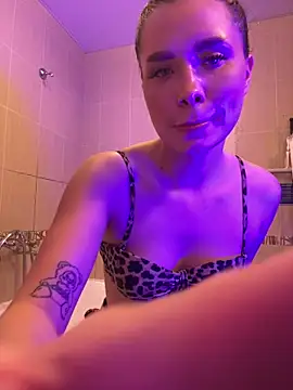 Bella_Way's cam snapshot