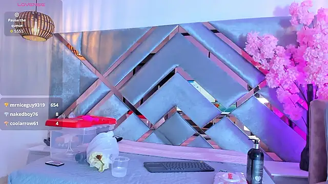 IsabelaRoman's cam snapshot