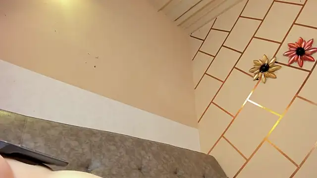 marianeporter__'s cam snapshot