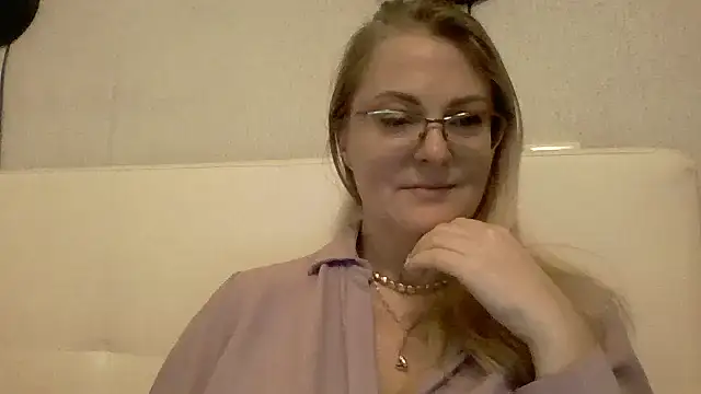 Emilia99's cam snapshot