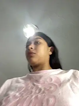 SweetLatiin_'s cam snapshot