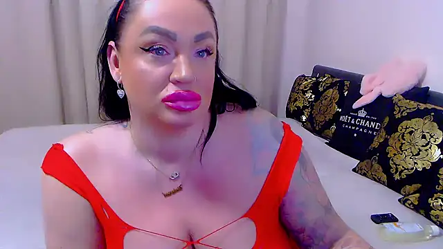 BustyVicky live sex cam