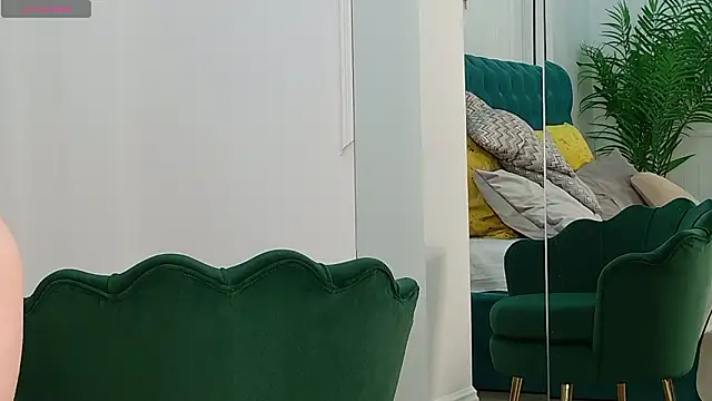 AlessiaDunn's cam snapshot