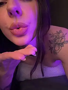 RubyLunaa's cam snapshot