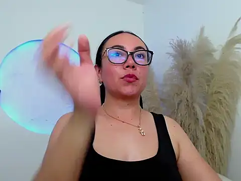 Yadis_hot's cam snapshot