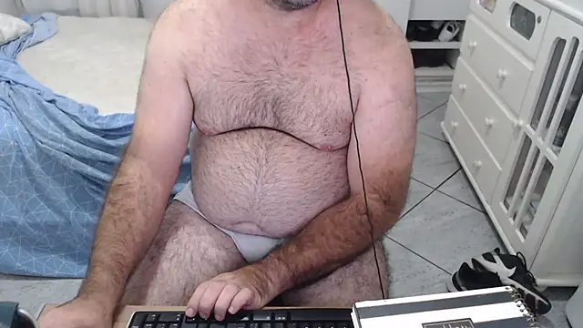 MysterBearMG live sex cam