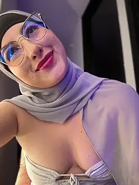 Badra_Abaid's cam snapshot