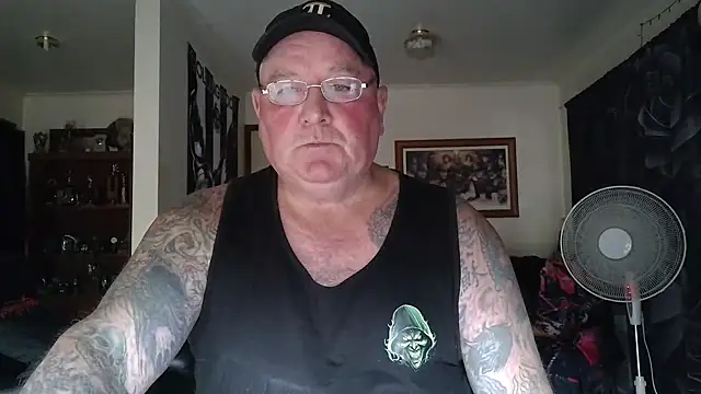 KINKYBLUEYES69's cam snapshot