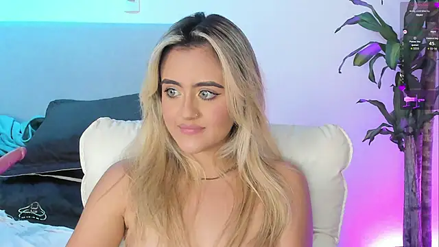 MaryMoon_'s cam snapshot