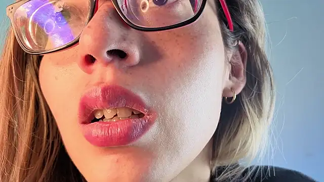 Carolblonde live sex cam