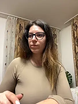 NadiraNoor live sex cam