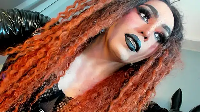 DominaAurumXXX live sex cam