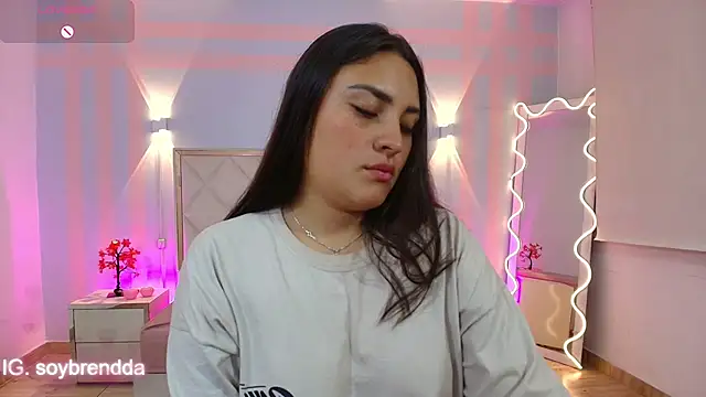 Brendda_tay live sex cam