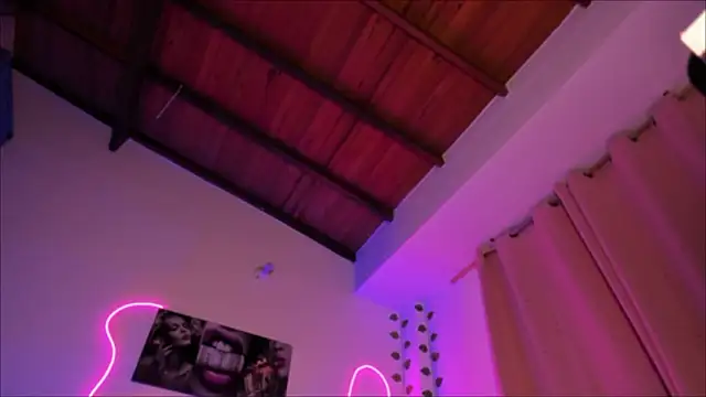 Vickysth live sex cam