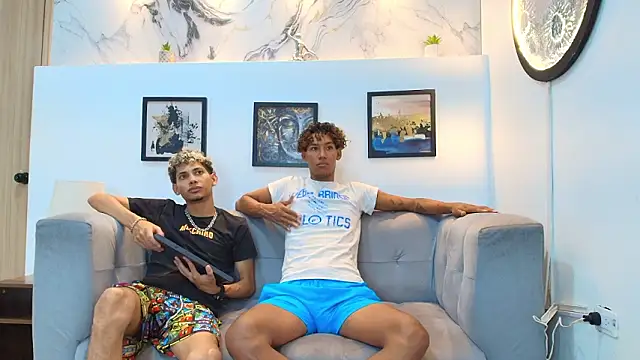 YOUNG_GUYS1's cam snapshot