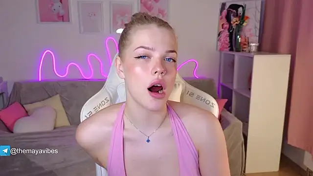 Maya_Rave live sex cam