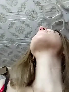 KattyLuuu's cam snapshot