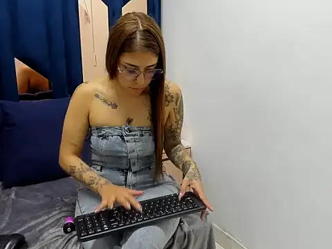 allysonrouseRx's cam snapshot