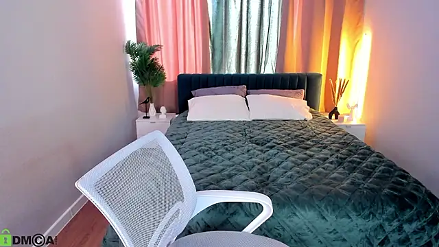 Julia_Anis's cam snapshot