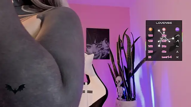 VelvetVampiree live sex cam