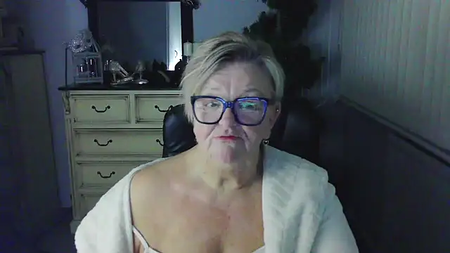 BridgetBlueEyes's cam snapshot