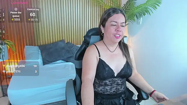 nahia_13's cam snapshot